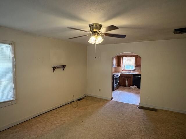 1000 S Oak Avenue, Aurora, MO 65605