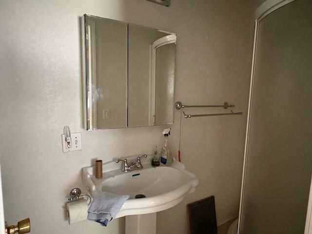 1000 S Oak Avenue, Aurora, MO 65605