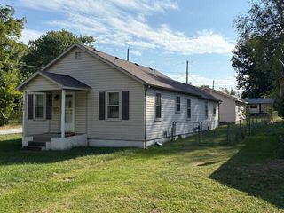 1000 S Oak Avenue, Aurora, MO 65605