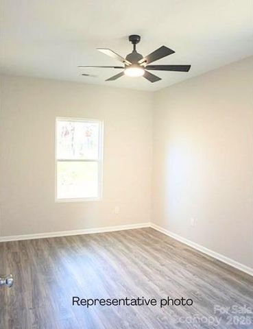 123 Kingswood Drive, Statesville, NC 28625