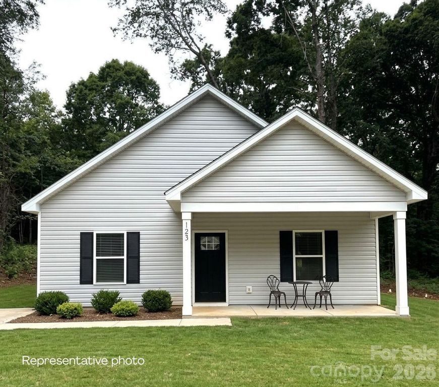 123 Kingswood Drive, Statesville, NC 28625
