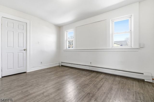 222 Osborne Ter, Newark City, NJ 07112