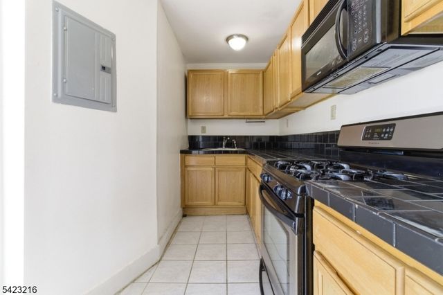 222 Osborne Ter, Newark City, NJ 07112
