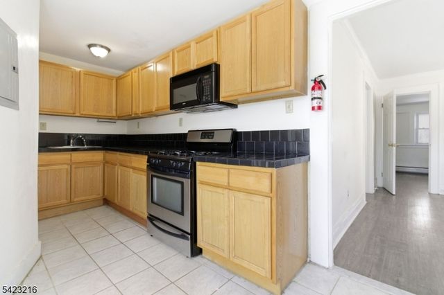 222 Osborne Ter, Newark City, NJ 07112