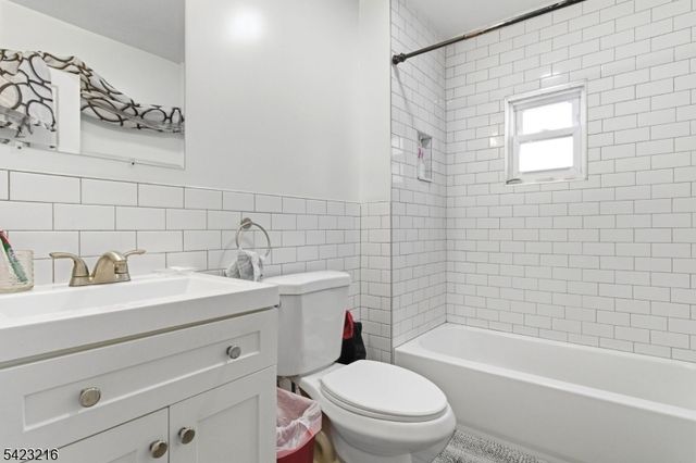 222 Osborne Ter, Newark City, NJ 07112