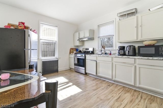 222 Osborne Ter, Newark City, NJ 07112