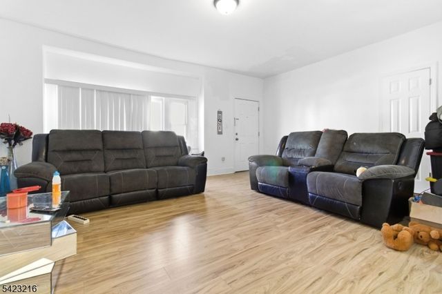 222 Osborne Ter, Newark City, NJ 07112