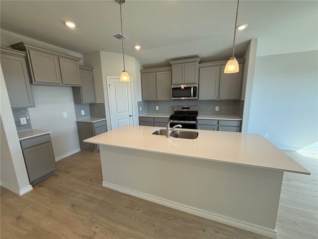 1224 Canton Dr, College Station, TX 77845