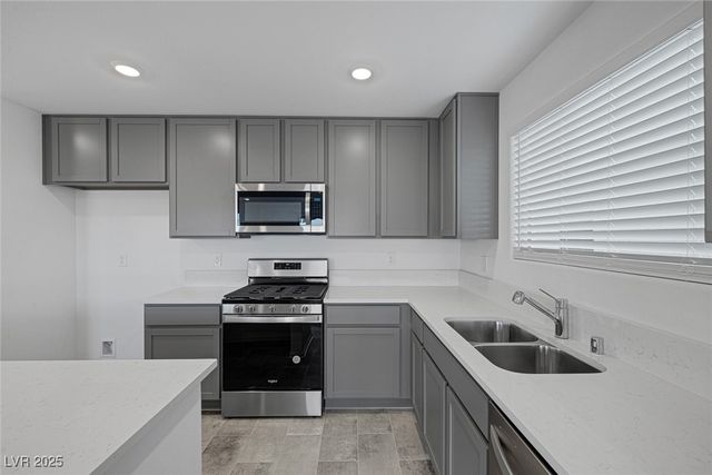 9546 Wayfarer Seek Court, Las Vegas, NV 89139