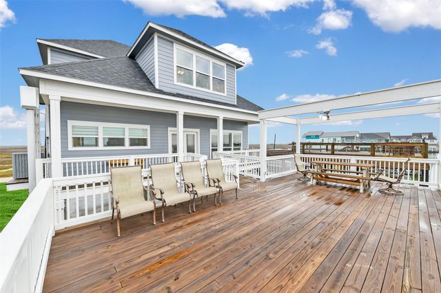 555 Pompano Drive, Freeport, TX 77541