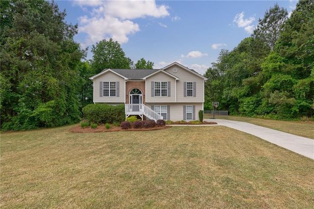 136 Silverstone Circle, Jefferson, GA 30549