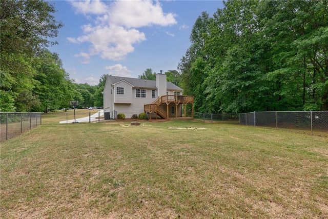 136 Silverstone Circle, Jefferson, GA 30549