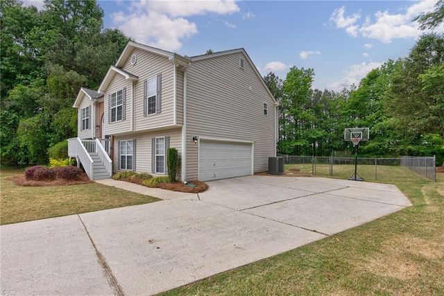 136 Silverstone Circle, Jefferson, GA 30549