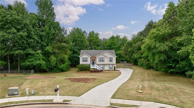 136 Silverstone Circle, Jefferson, GA 30549