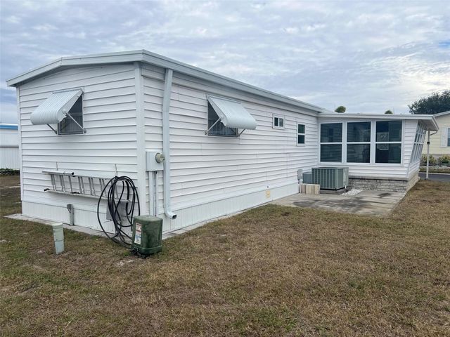 44 THATCH PALM STREET W, Largo, FL 33770