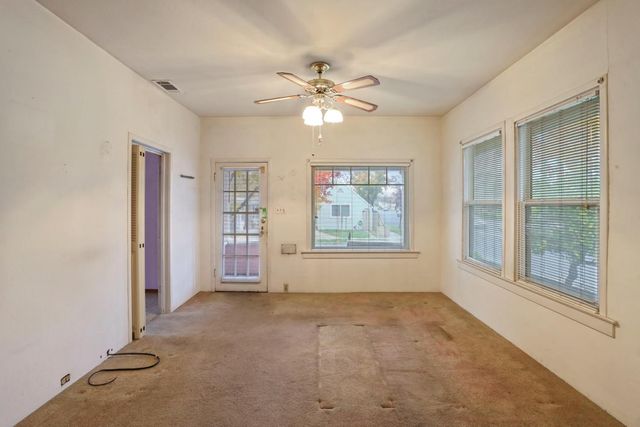 64 E Noble St, Stockton, CA 95204