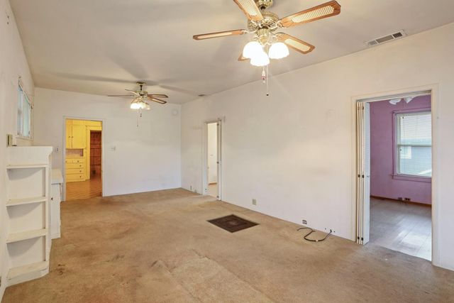 64 E Noble St, Stockton, CA 95204