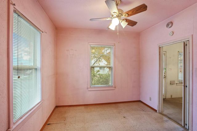 64 E Noble St, Stockton, CA 95204