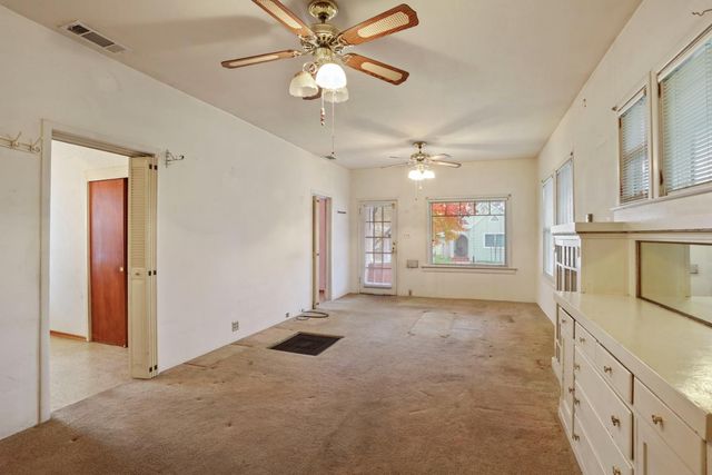 64 E Noble St, Stockton, CA 95204