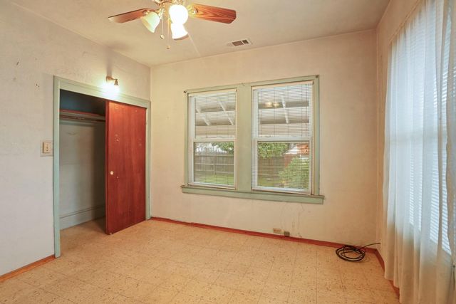 64 E Noble St, Stockton, CA 95204