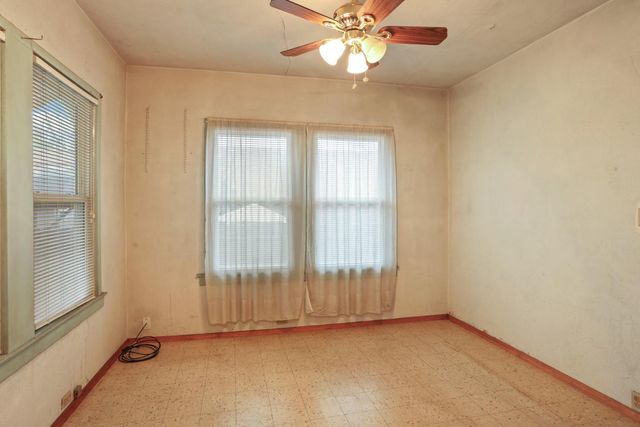 64 E Noble St, Stockton, CA 95204