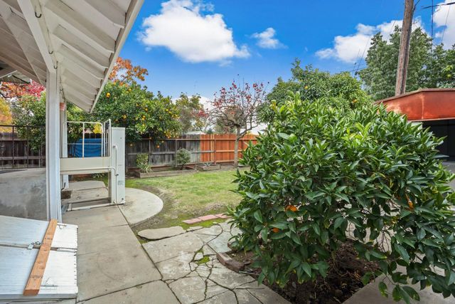 64 E Noble St, Stockton, CA 95204