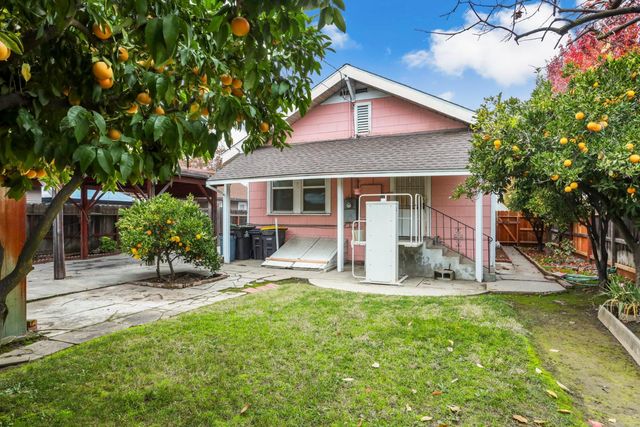 64 E Noble St, Stockton, CA 95204