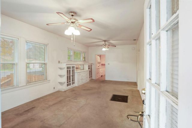 64 E Noble St, Stockton, CA 95204