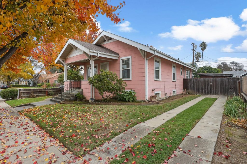 64 E Noble St, Stockton, CA 95204