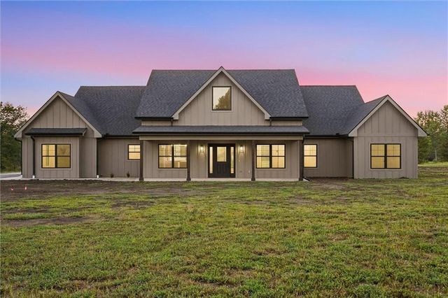 5755 Wanamaker Road, Topeka, KS 66610