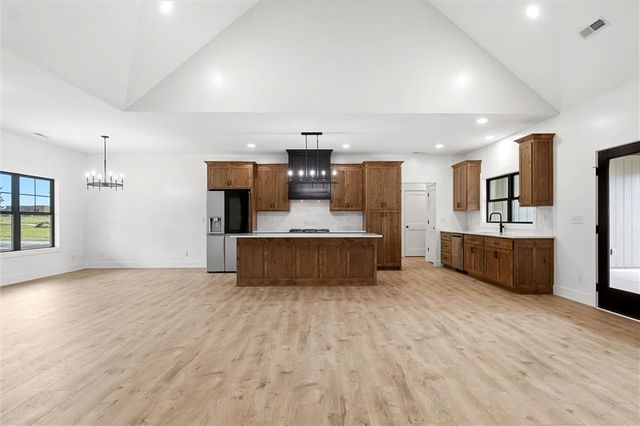 5755 Wanamaker Road, Topeka, KS 66610
