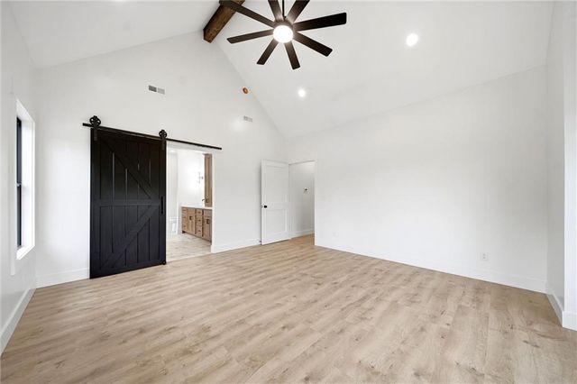 5755 Wanamaker Road, Topeka, KS 66610