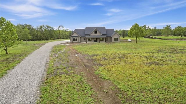 5755 Wanamaker Road, Topeka, KS 66610