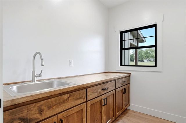 5755 Wanamaker Road, Topeka, KS 66610