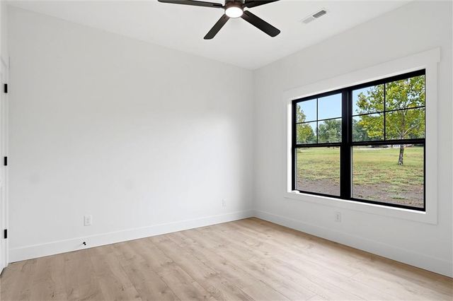 5755 Wanamaker Road, Topeka, KS 66610
