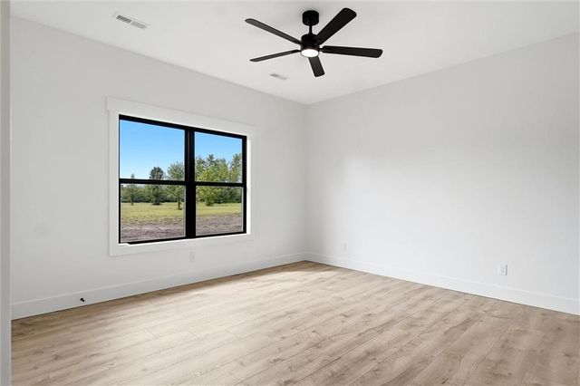 5755 Wanamaker Road, Topeka, KS 66610