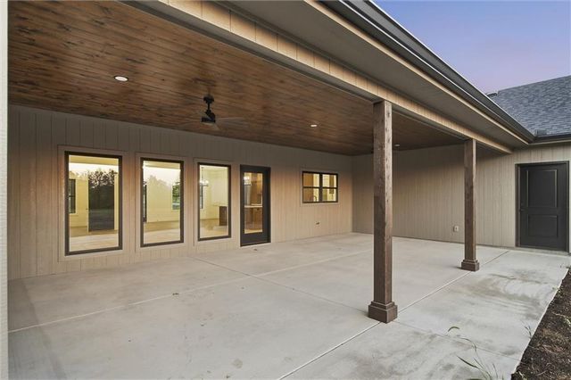 5755 Wanamaker Road, Topeka, KS 66610