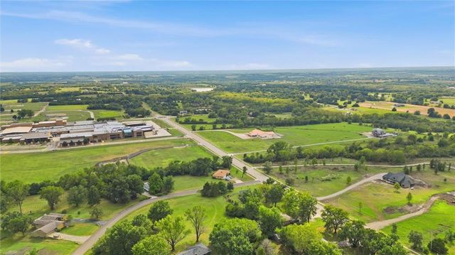 5755 Wanamaker Road, Topeka, KS 66610