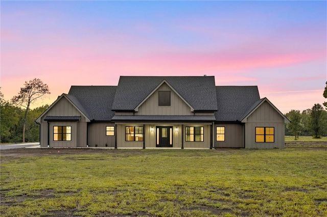5755 Wanamaker Road, Topeka, KS 66610