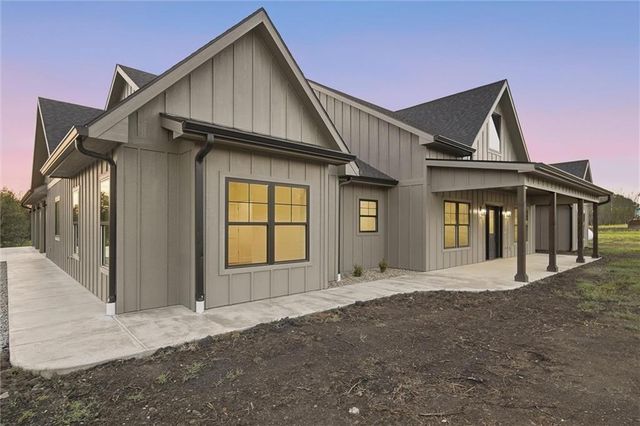 5755 Wanamaker Road, Topeka, KS 66610