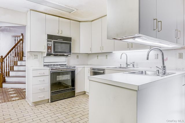 38 Forshay Road, Monsey, NY 10952