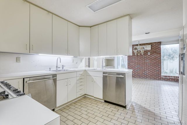 38 Forshay Road, Monsey, NY 10952