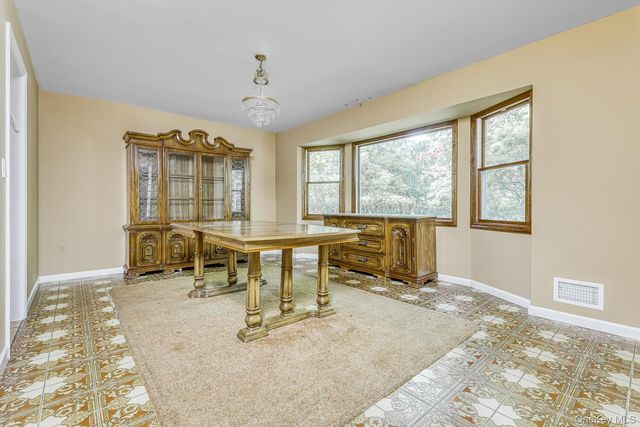 38 Forshay Road, Monsey, NY 10952