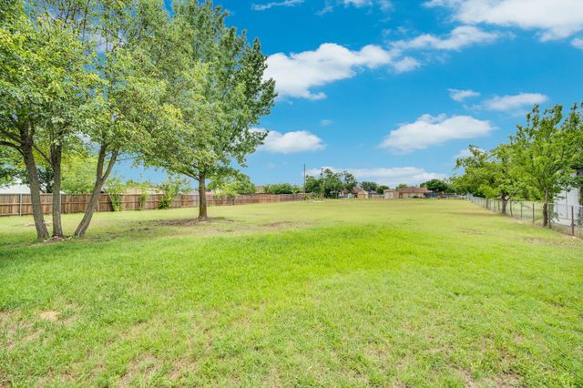 114 Becky Lane, Waxahachie, TX 75165