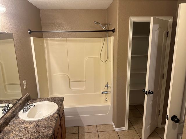 2358 Linden Circle, Springdale, AR 72764