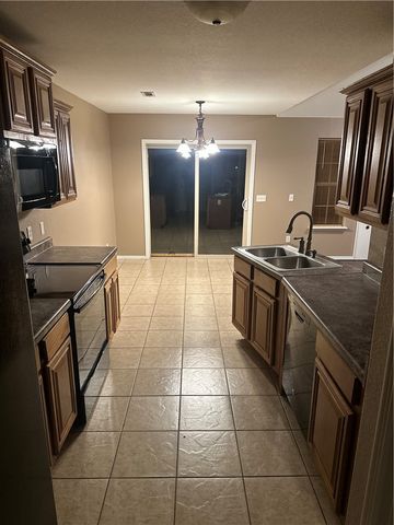 2358 Linden Circle, Springdale, AR 72764