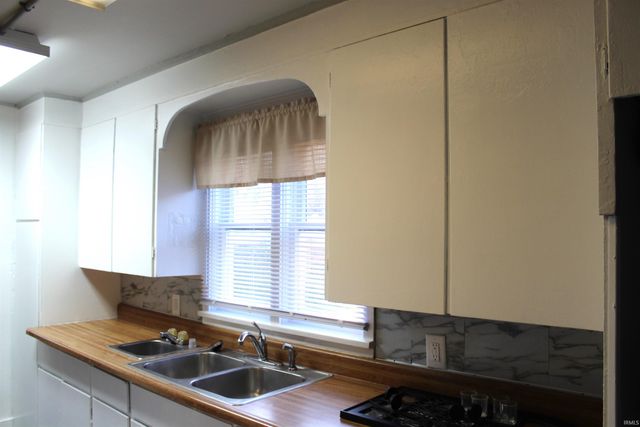 107 W Felicity St, Angola, IN 46703