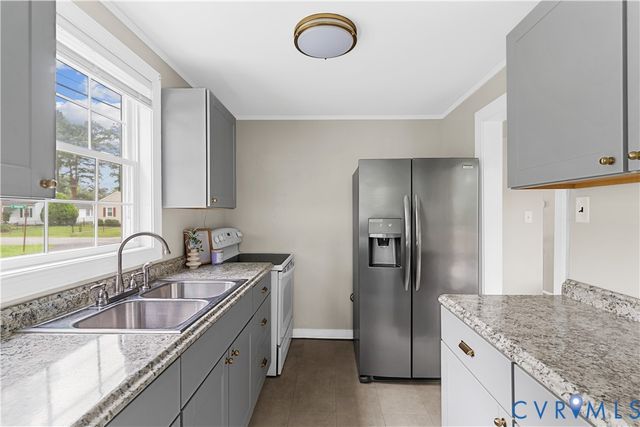 2 W Sedgwick St, Sandston, VA 23150