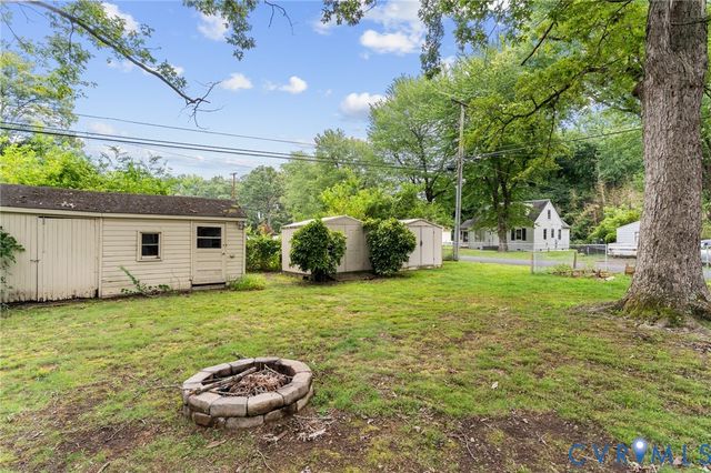 2 W Sedgwick St, Sandston, VA 23150