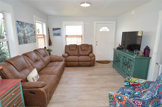 2852 60TH AVENUE N, St Petersburg, FL 33714